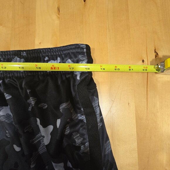 And1 Black and Grey Camouflage Shorts Men Size 2X  Black Gray Grey - Picture 6 of 7